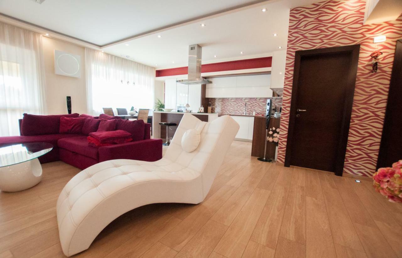 Prestige apartment Komárno Eksteriør billede