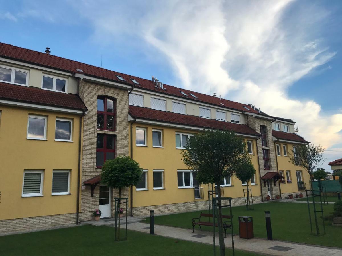 Prestige apartment Komárno Eksteriør billede